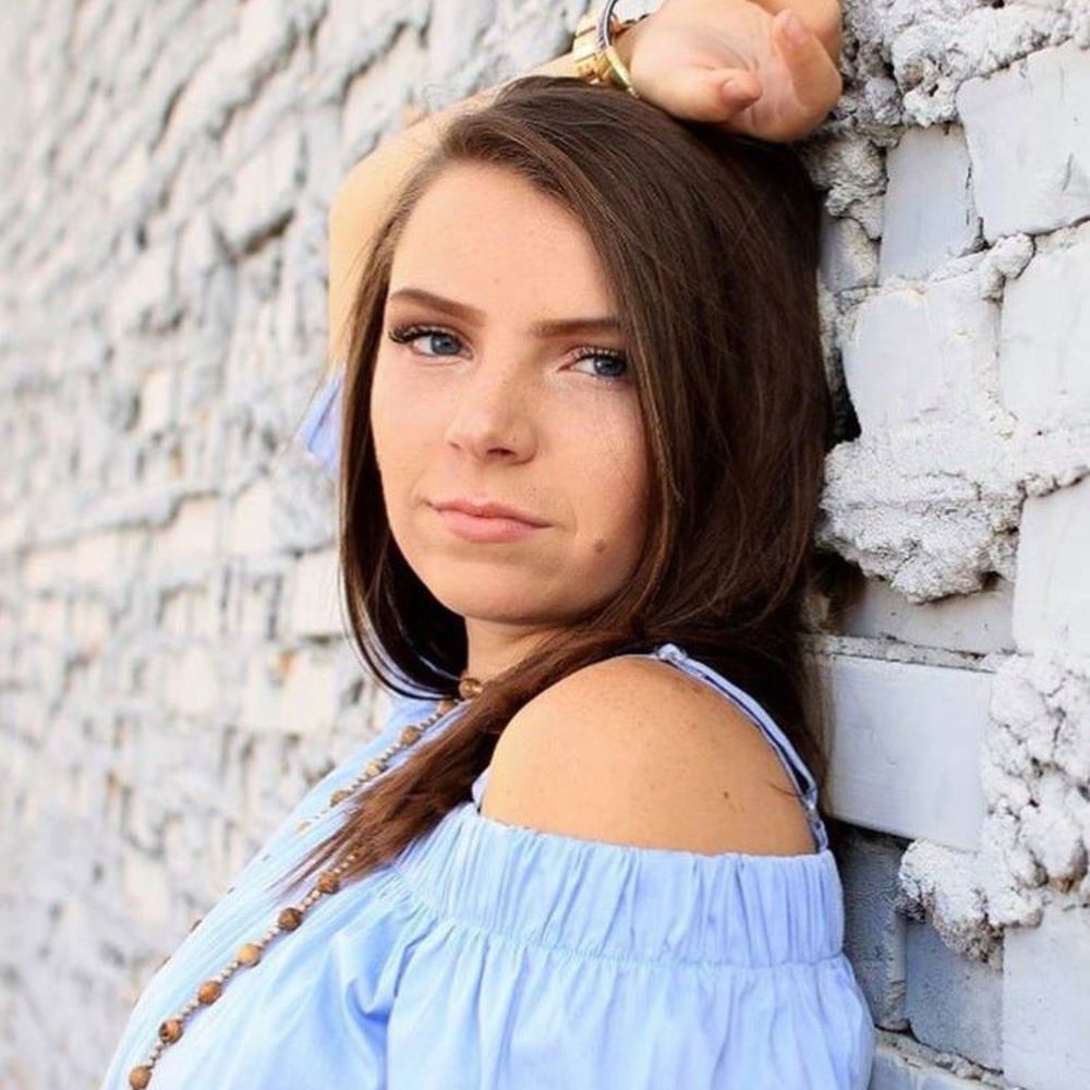 Meet your Posher, Hannah